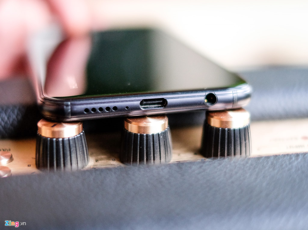 Chi tiết Huawei Nova 3e: Thiết kế tốt, có camera kép và tai thỏ